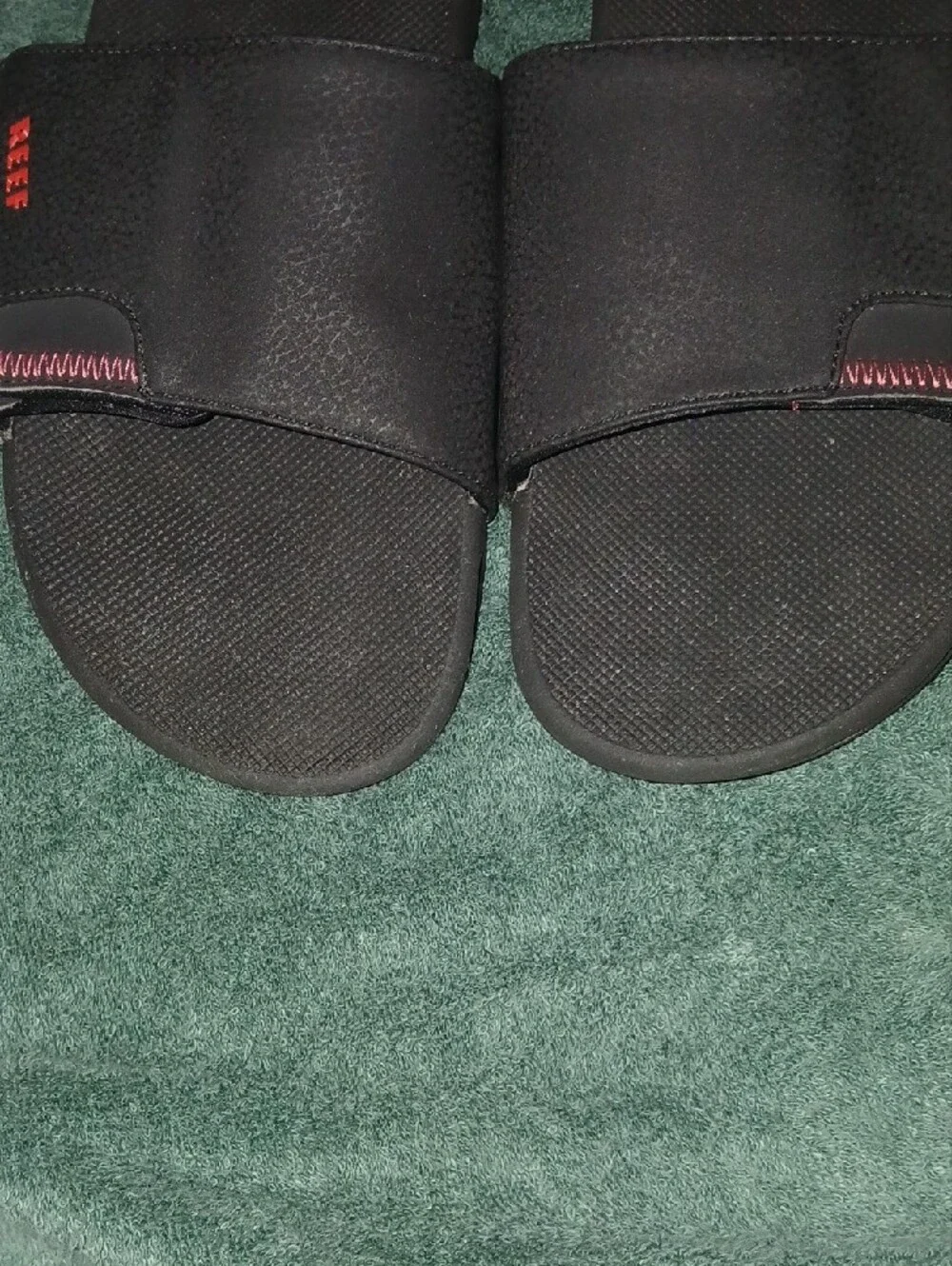 Reef Men’s Black & Red Fanning Slide Sandals Built In Bottle Opener Sz: 10